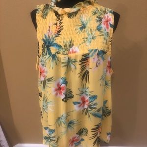 Tropical summer top! Sleeveless, lightweight NWT